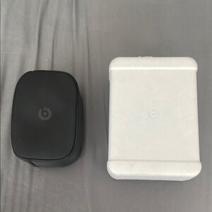 Beats Black and White Carrying Cases